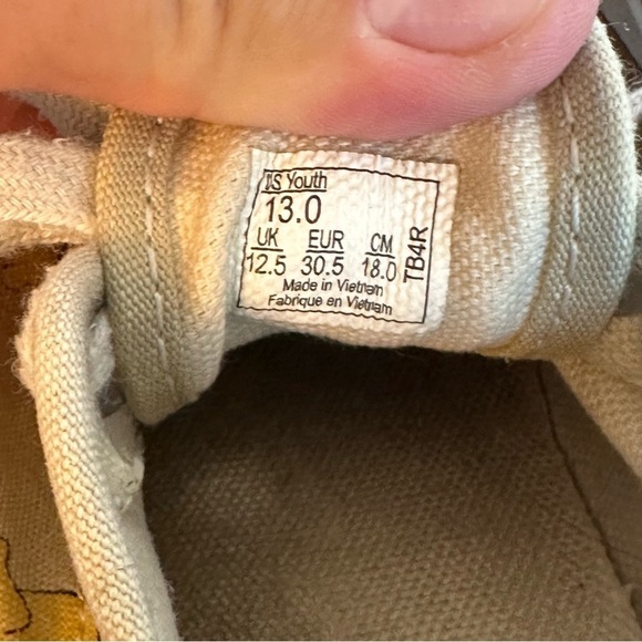 VANS Winnie the Pooh Kids  Sneakers Size 13 Honey Pot Toddlers Runners Shoes - Picture 12 of 16